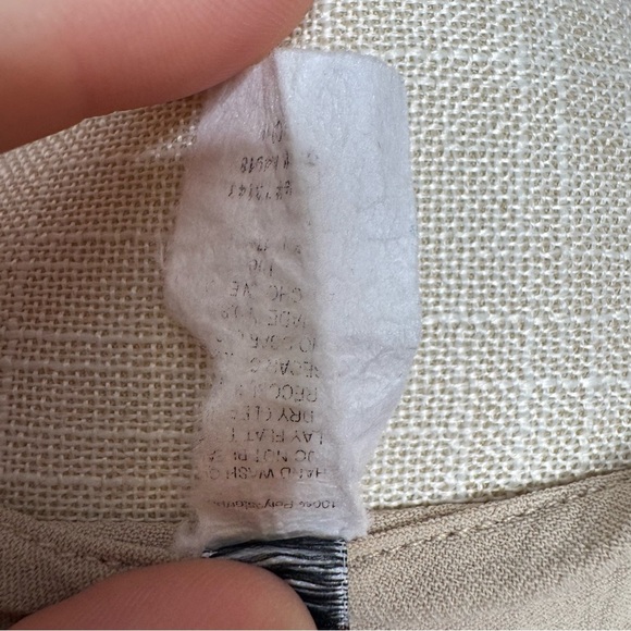 🤎 Tan V-Neck Short Sleeve Blouse | 2 Hearts | Size XL - Picture 7 of 7